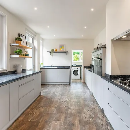 - Garfield - Uk47472 * Scarborough